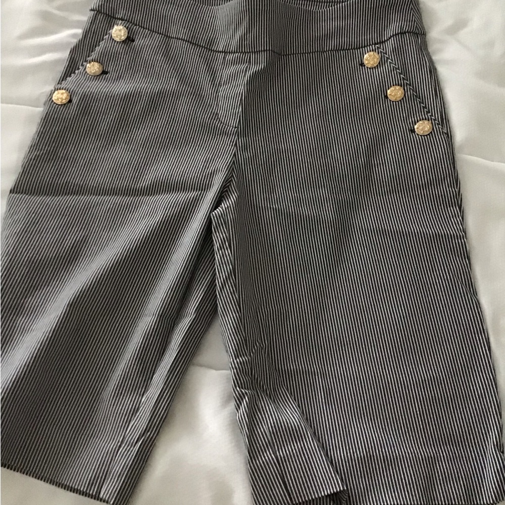 Liz Claiborne Black and White Bermuda Shorts